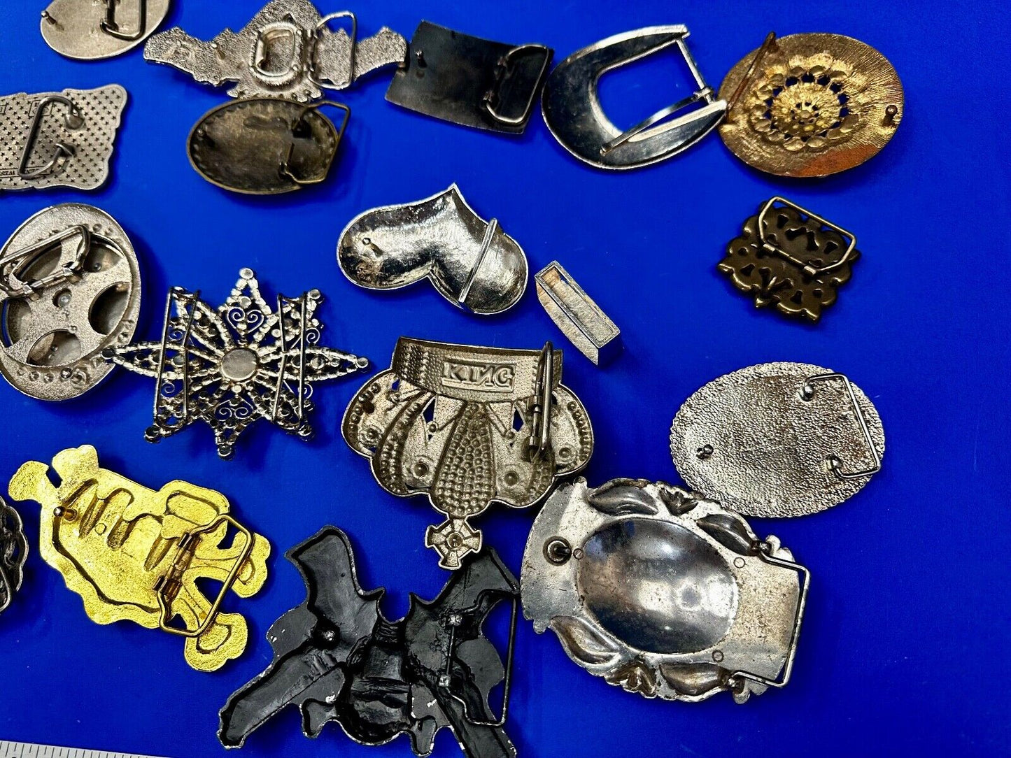 21 Bulk Lot Junk Drawer Grab Bag of REPAIR Belt Buckle - Missing Rhinestone's