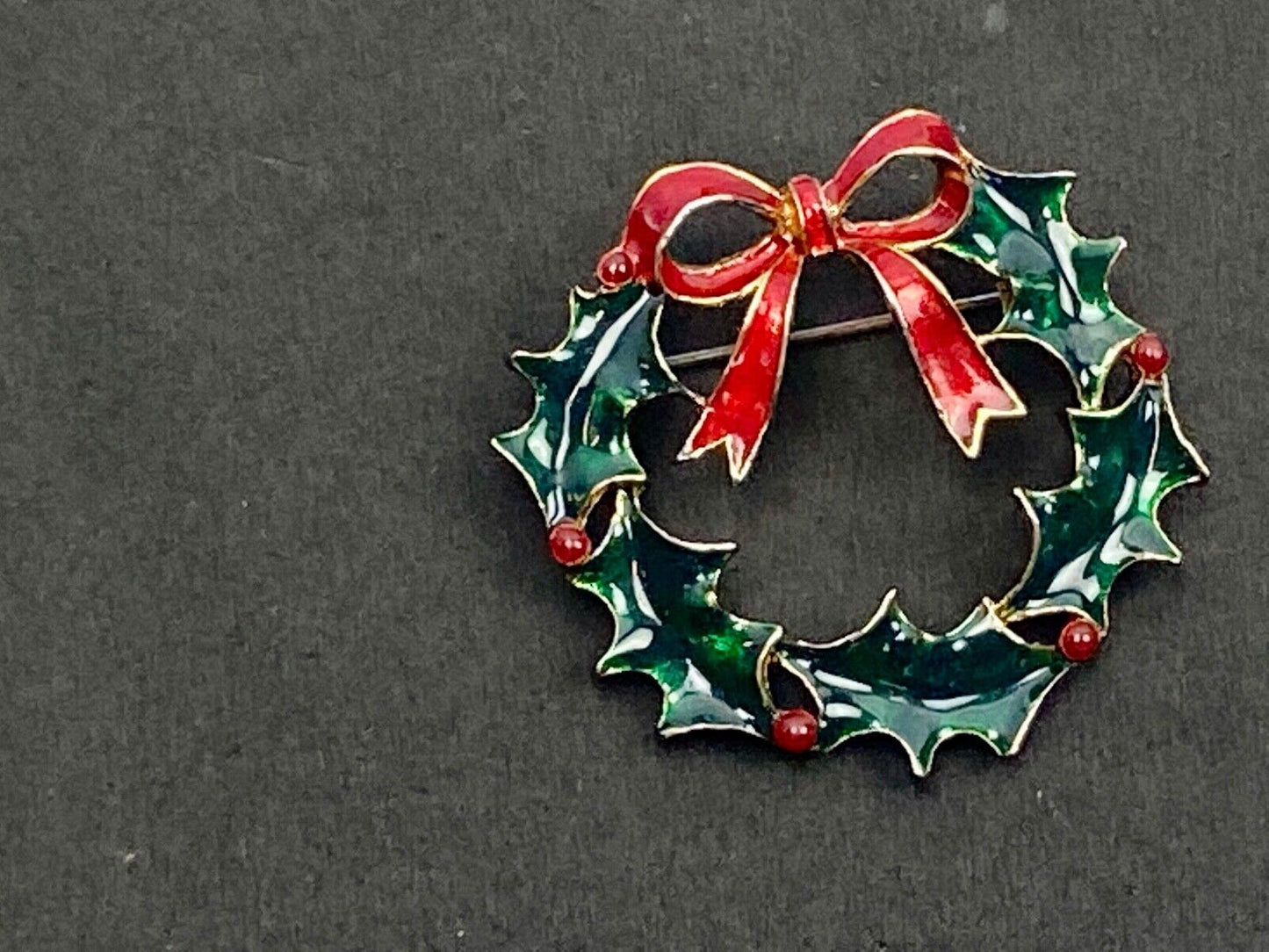 Vintage EISENBERG ICE Christmas Holly Wreath Brooch Pin Red Green Gold Enamel