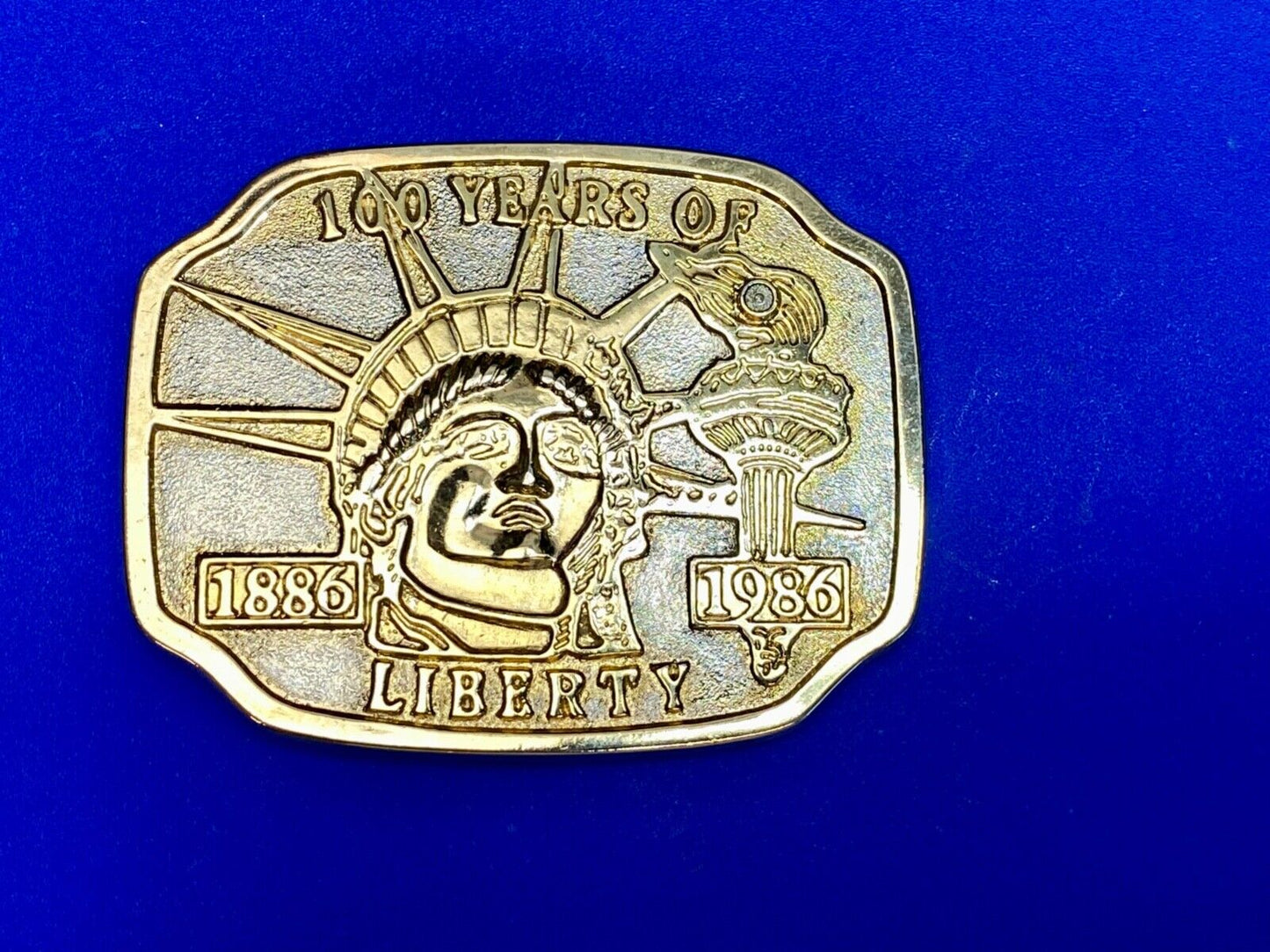 Vintage 1984 **STATUE OF LIBERTY** 100 YEARS OF - Commemorative belt buckle
