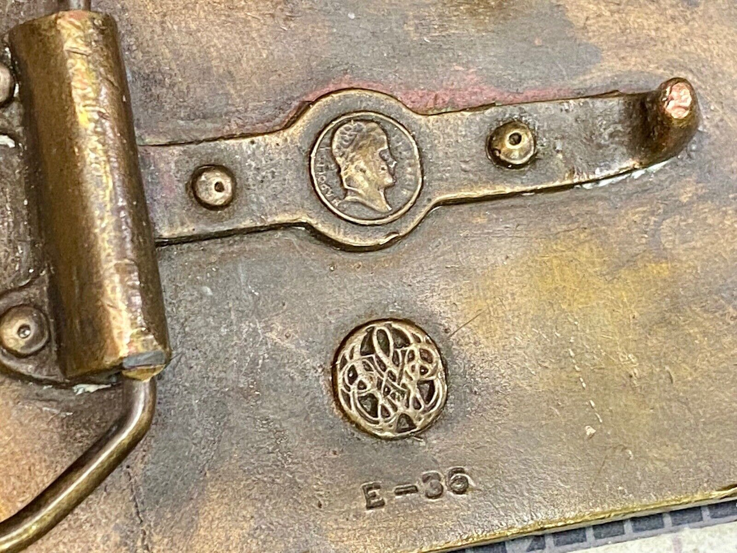 The Hangtown Jerkline - Sierra Humps And Saddlebacks Stagecoach Belt Buckle