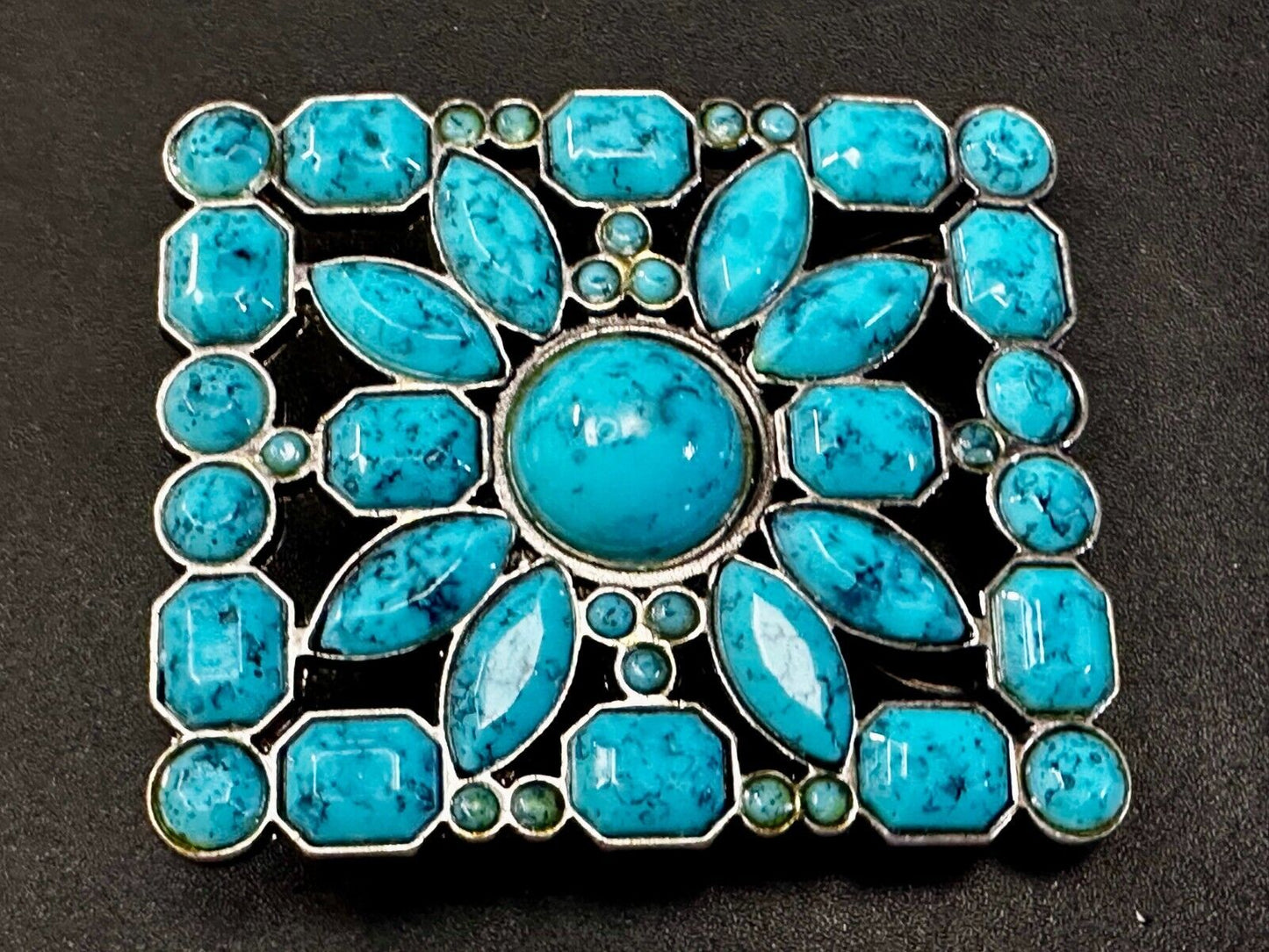 Beautiful Faux Flower Turquoise Stone Covered Hippie Vibe Western Belt Buckle
