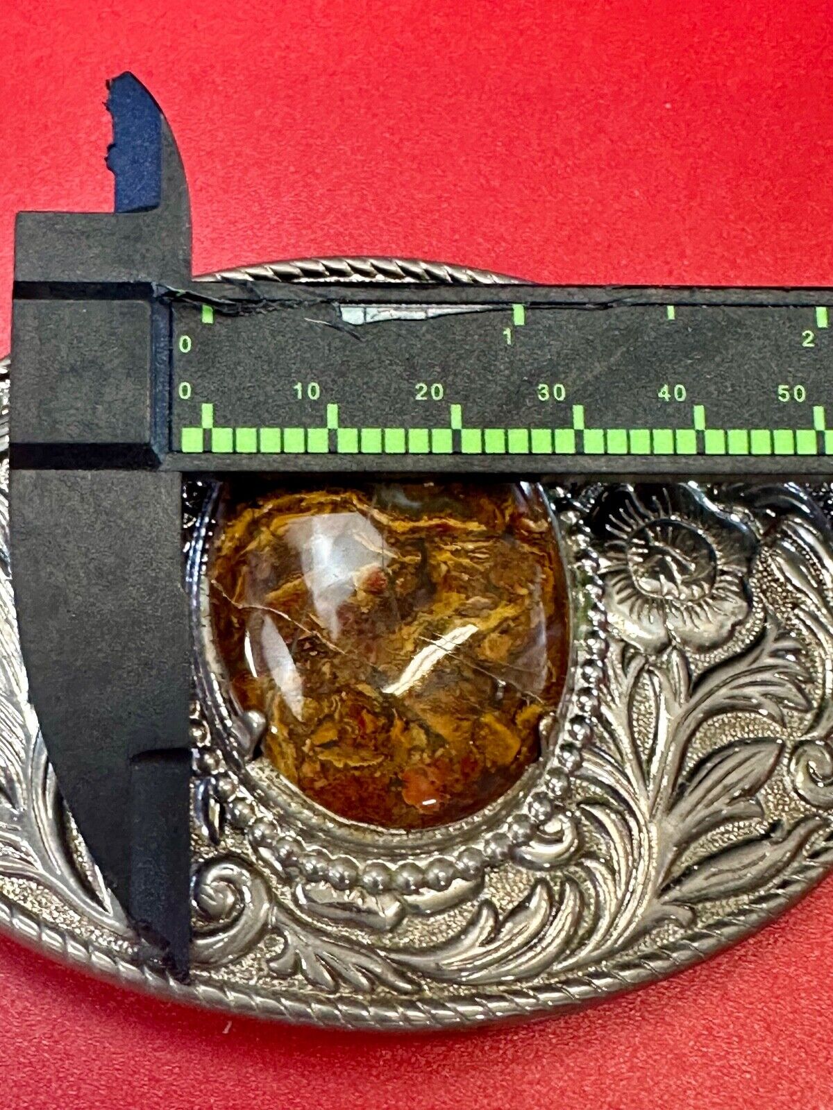 Beautiful cabochon cab stone centerpiece on western silver tone belt buckle