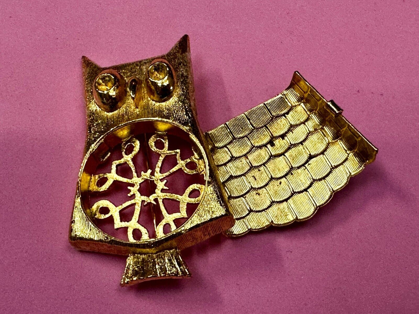 Beautiful Owl Perfume Glace Gold Tone Brooch Pin Signed by Avon