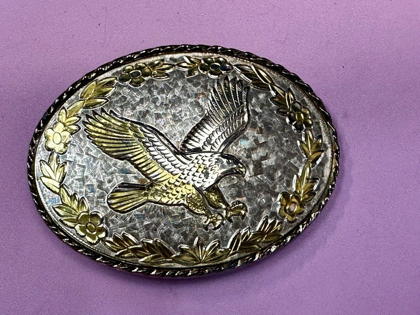 Vintage EAGLE flying High western etched flower swirl design belt buckle - W