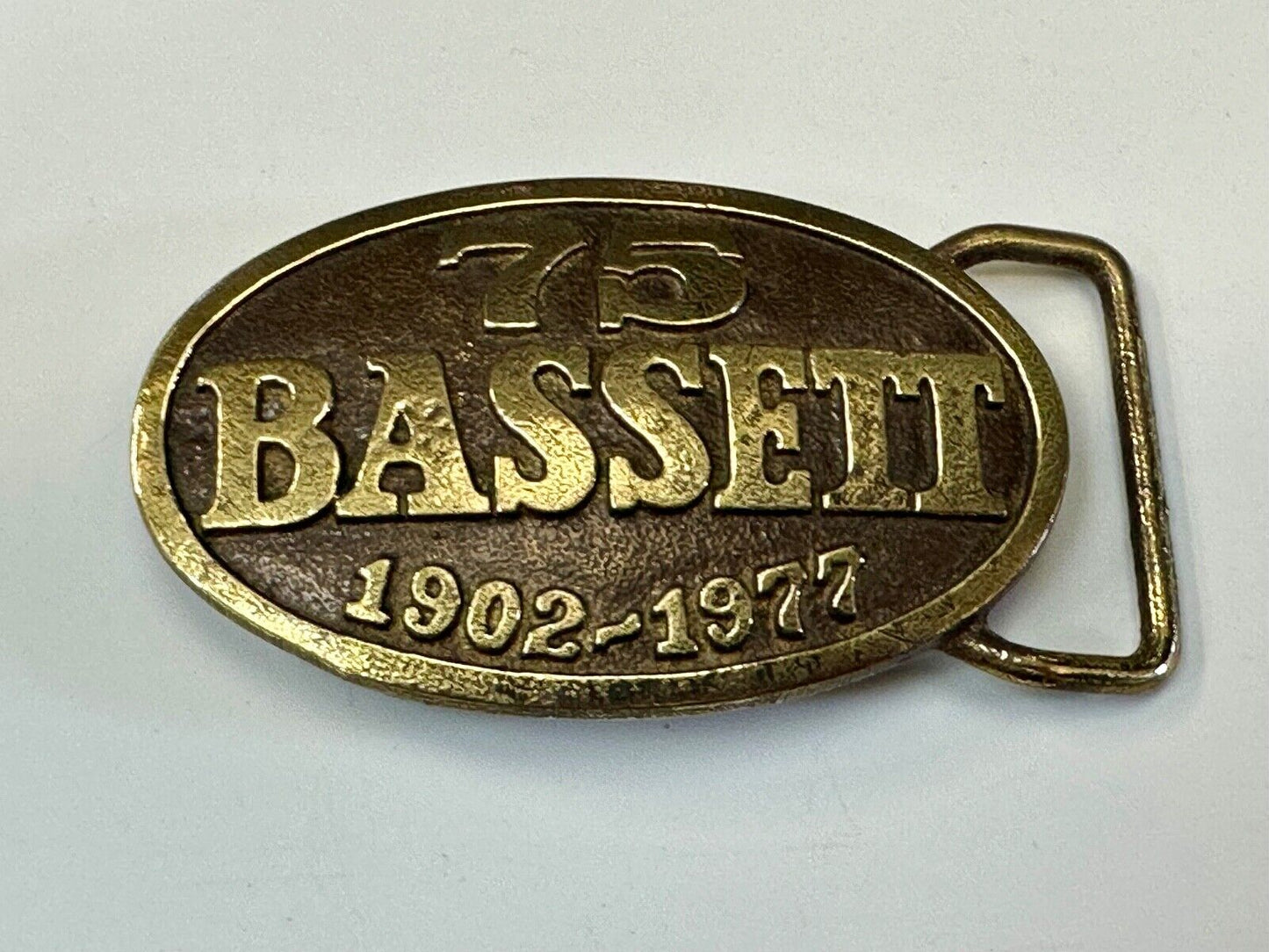 Vintage 75 BASSETT Furniture 1902 - 1977 solid brass belt buckle