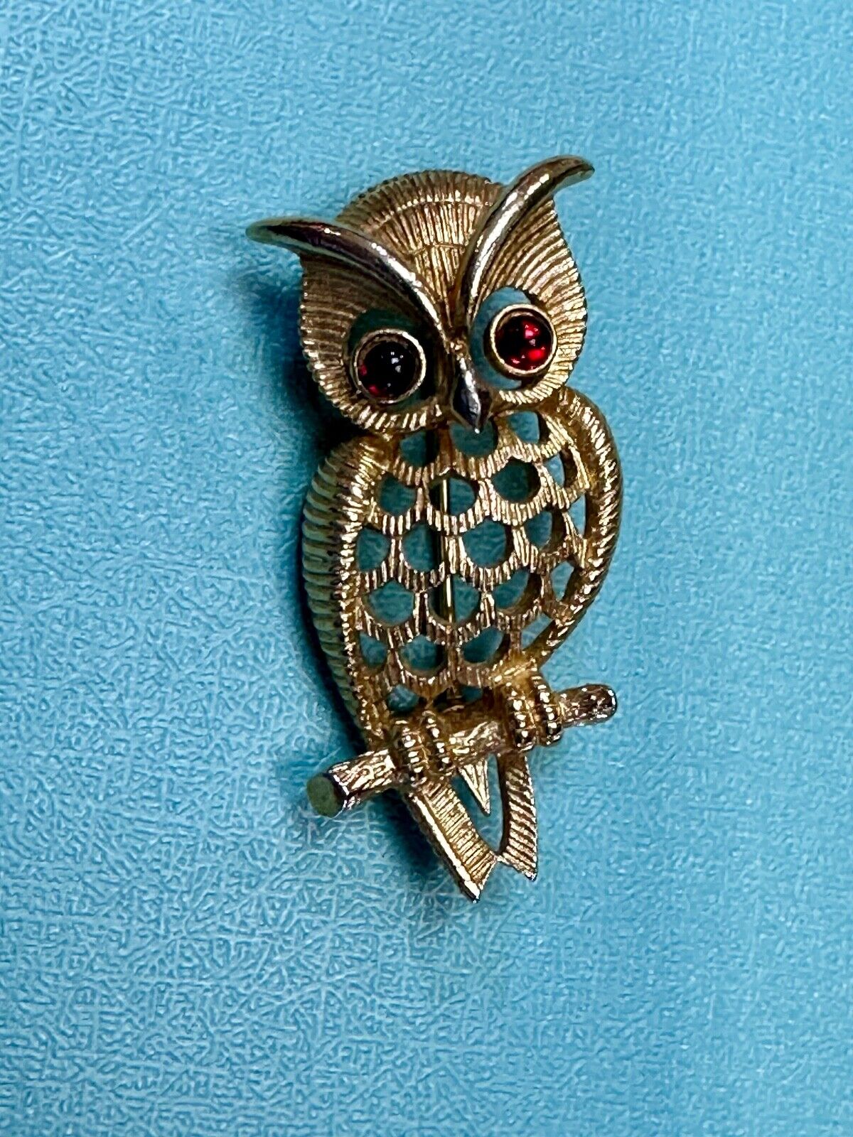 Avon Perched Owl Brooch Gold Tone Red Eyed Owl Pin