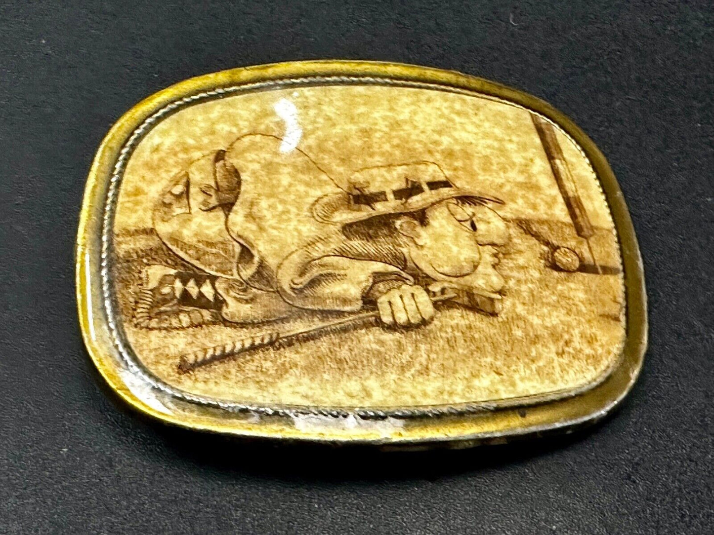 Vintage Cartoon Man Gold Put Put - Sink the hole Retro Sports Belt Buckle