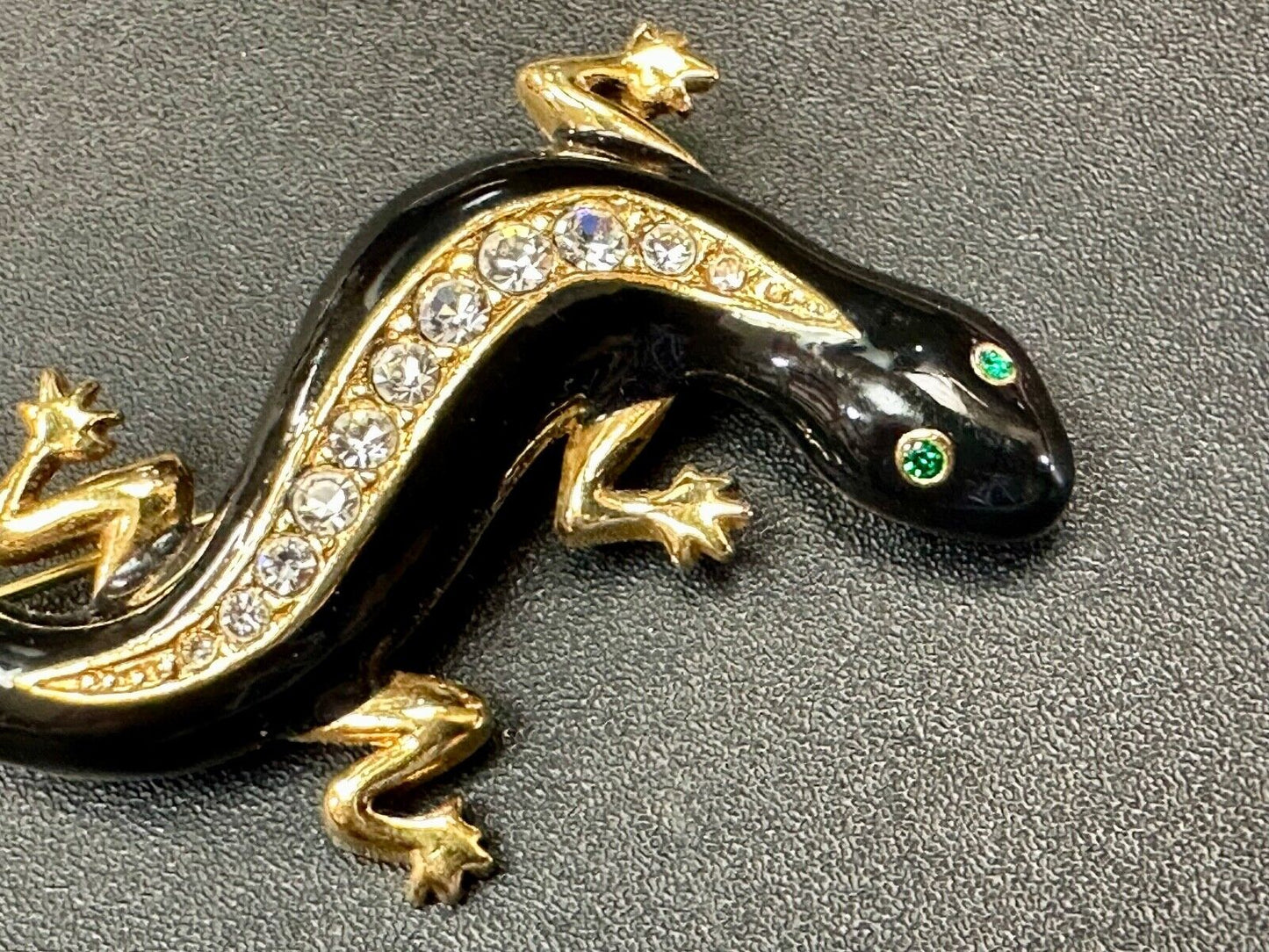 Avon signed Gecko Iguana Jeweled gold tone figural brooch pin
