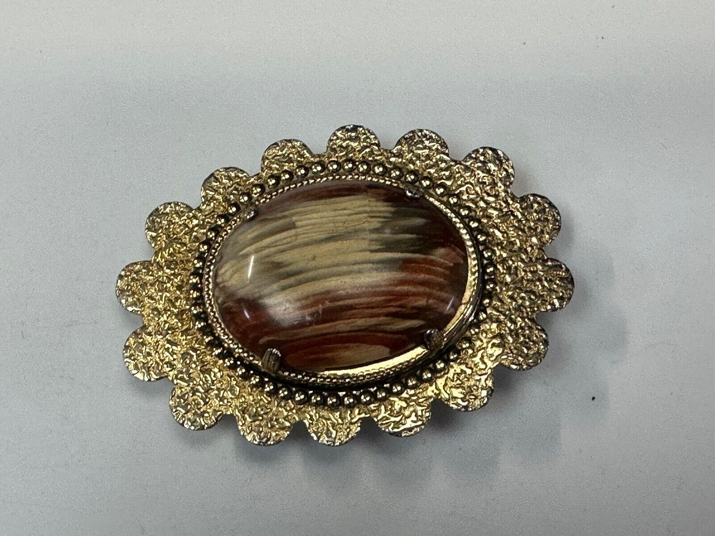 Beautiful Agate cabochon Red cab stone centerpiece on western belt buckle