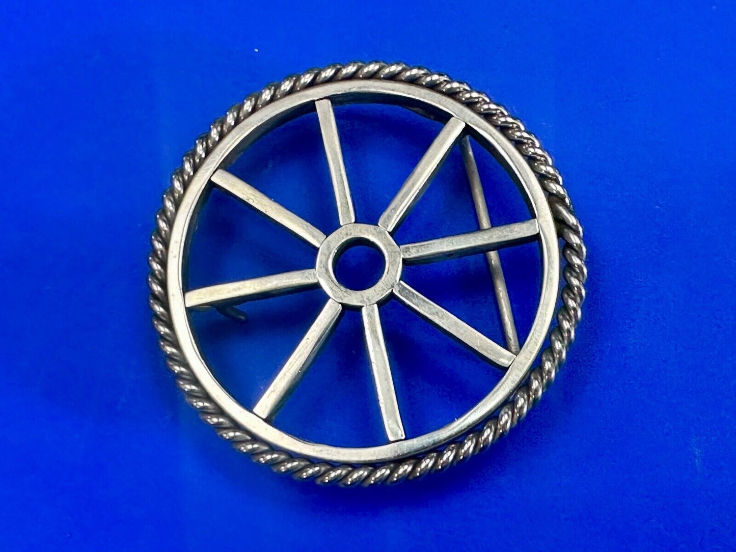 Unique Wagon Wheel Pattern Open Cut-Out Silver Tone 3" Artisan Belt Buckle
