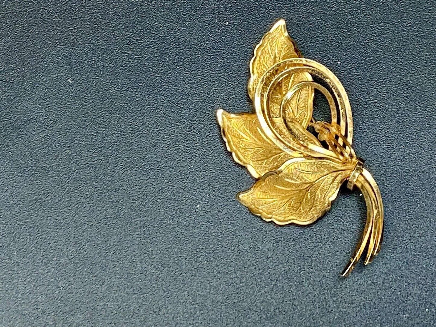 Vintage Etched Three Leaf Jewelry Gold Tone Brooch Pin Signed Turin?