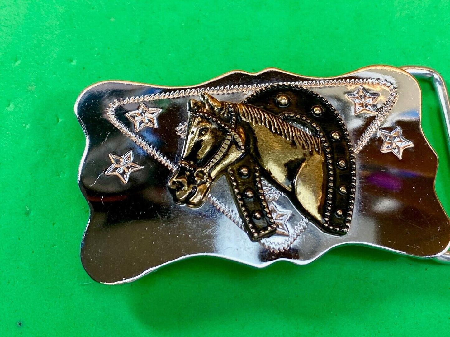Horse Head Through Lucky Horse Shoe On Mirrored Mixed Metal Belt Buckle