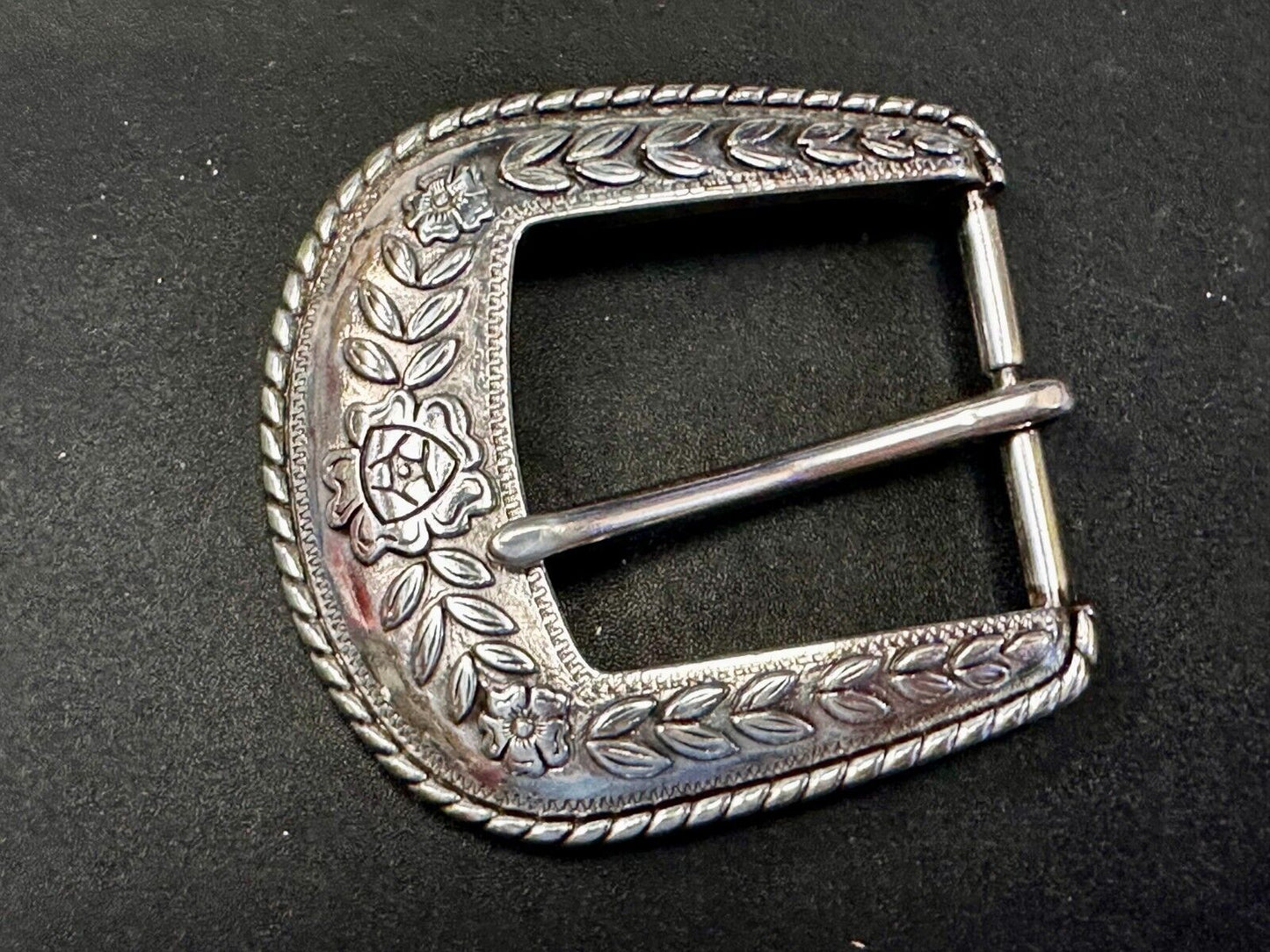 Ariat 2006 Ranger Style Detailed Flower Swirl Rope Outlined Belt Buckle