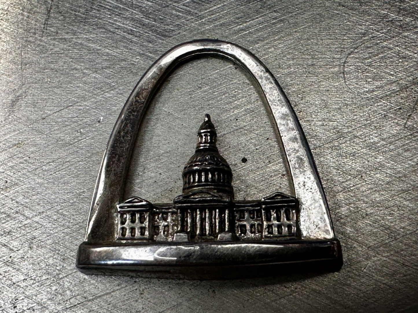 The Gateway Arch St. Louis Missouri Mo Monument Museum Commemorative Belt Buckle