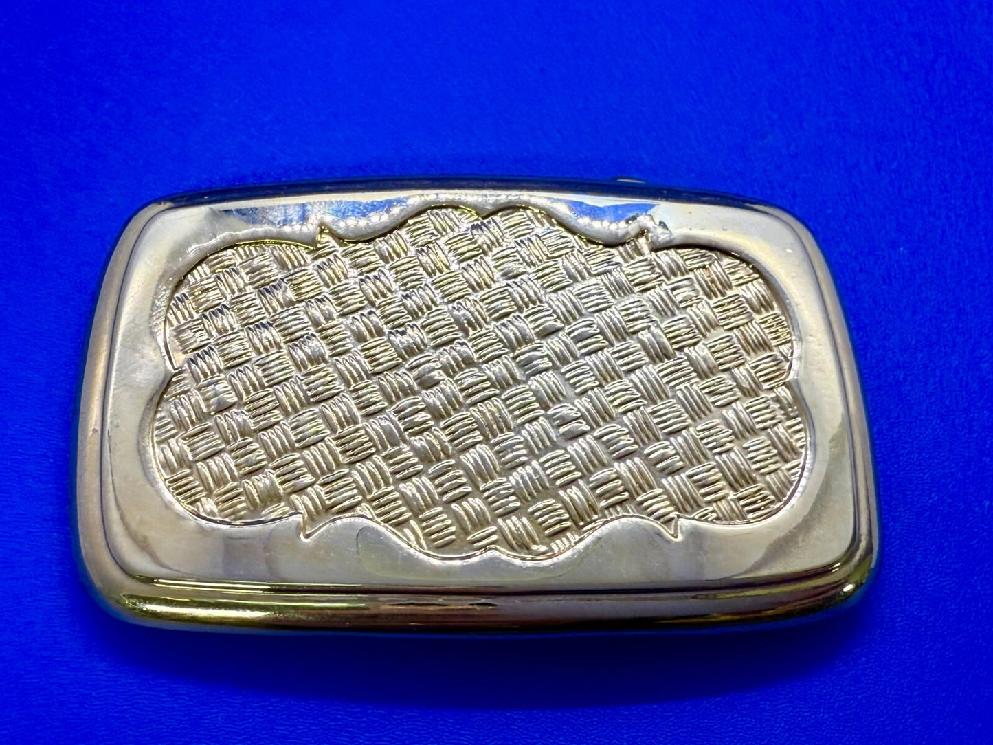 Basket Weave Mesh Pattern on Gold Color Western Style Belt Buckle
