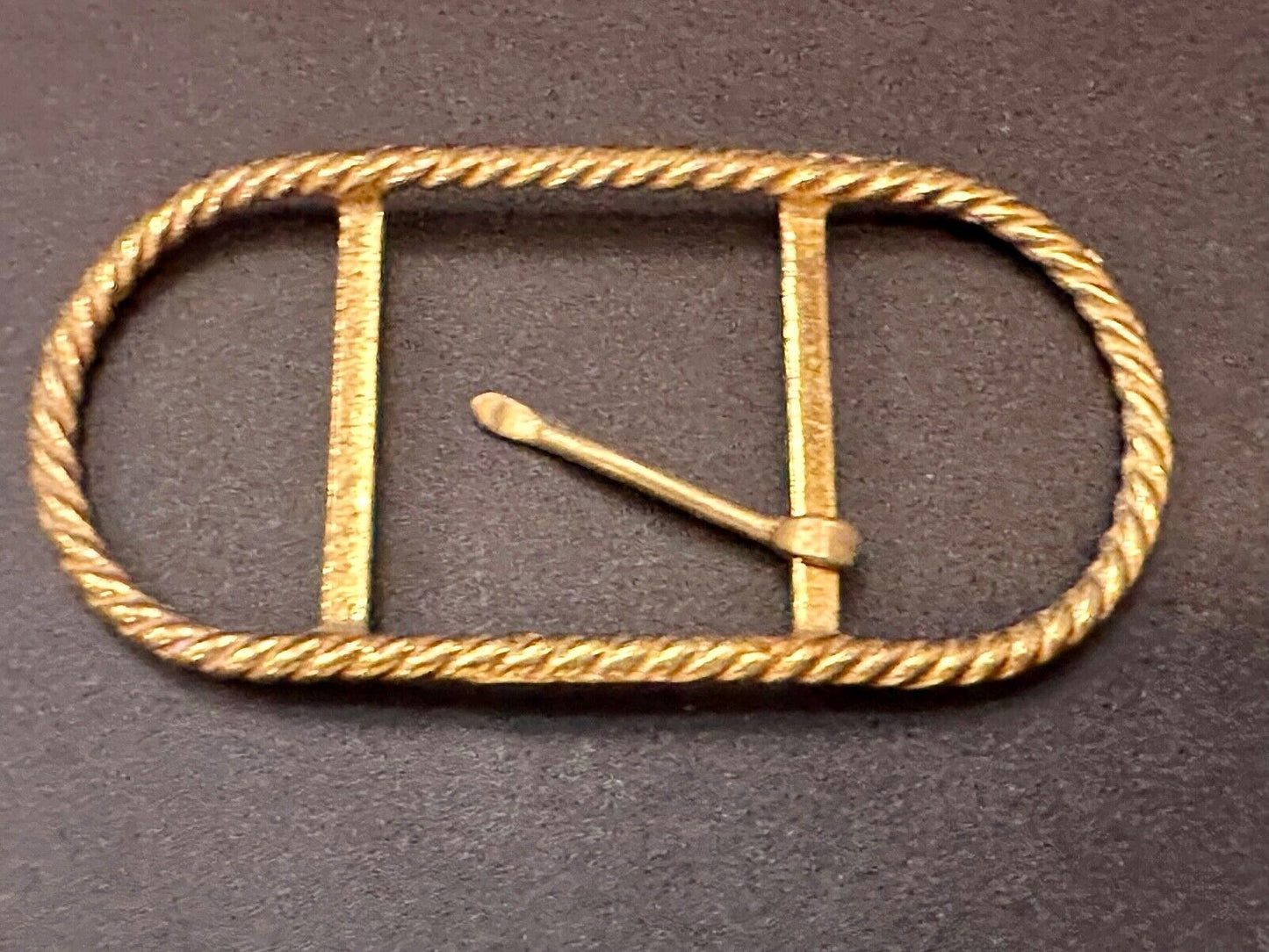 unique 4" wide Vintage gold tone Rope or Knot pattern belt buckle