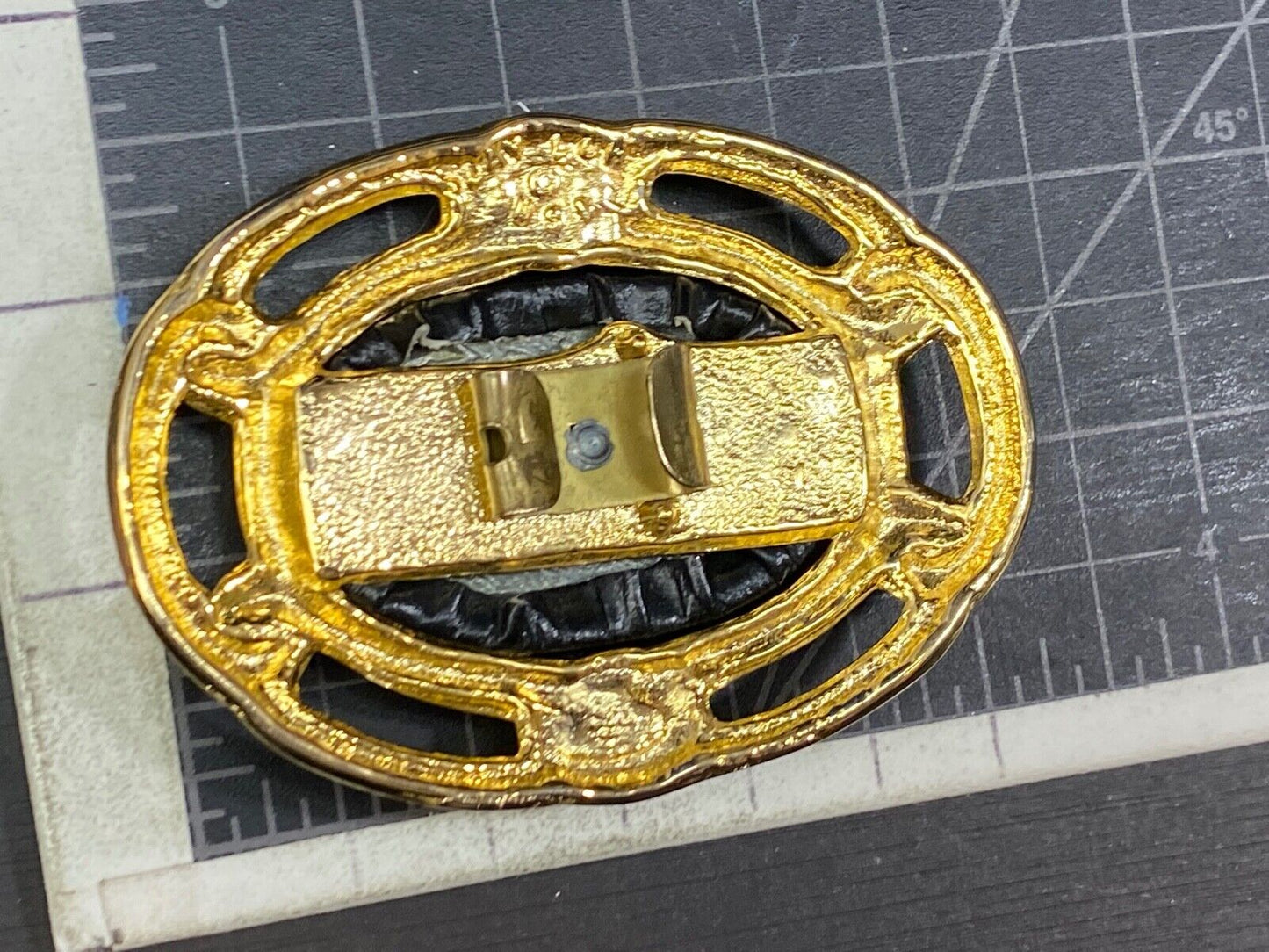 Vintage Day-Lor Gold Tone Black Raised Scarf Belt Purse Clip