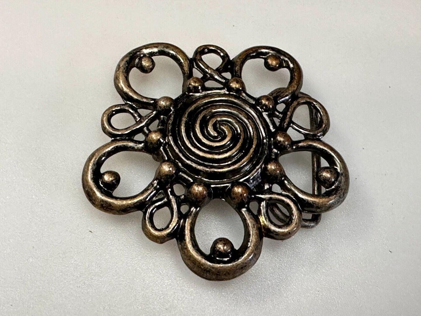 Beautiful Antique? Abstract Swirl Flower See-Through Hippy Vibe Belt Buckle