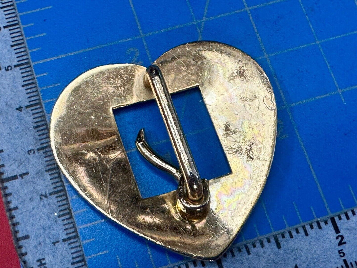 Tiny Gold tone heart shaped western ornate flower swirl belt buckle