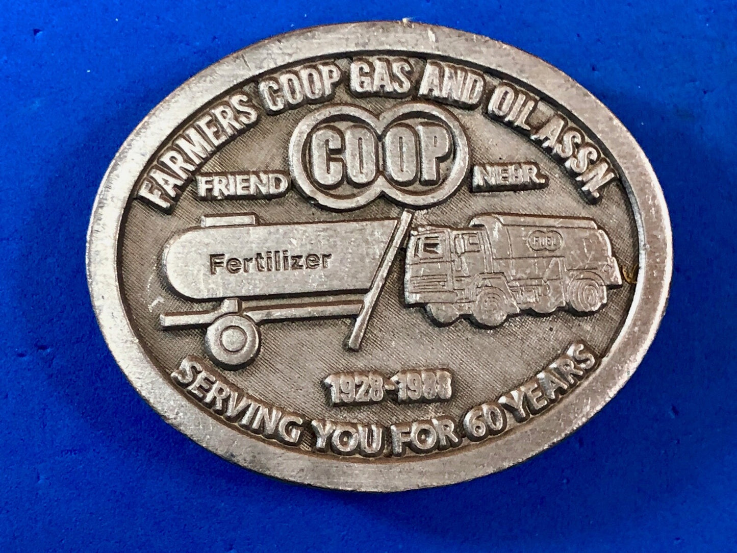 VINTAGE 1980's **FARMERS COOP GAS & OIL ASSN. 60 YEARS** OILFIELD BUCKLE