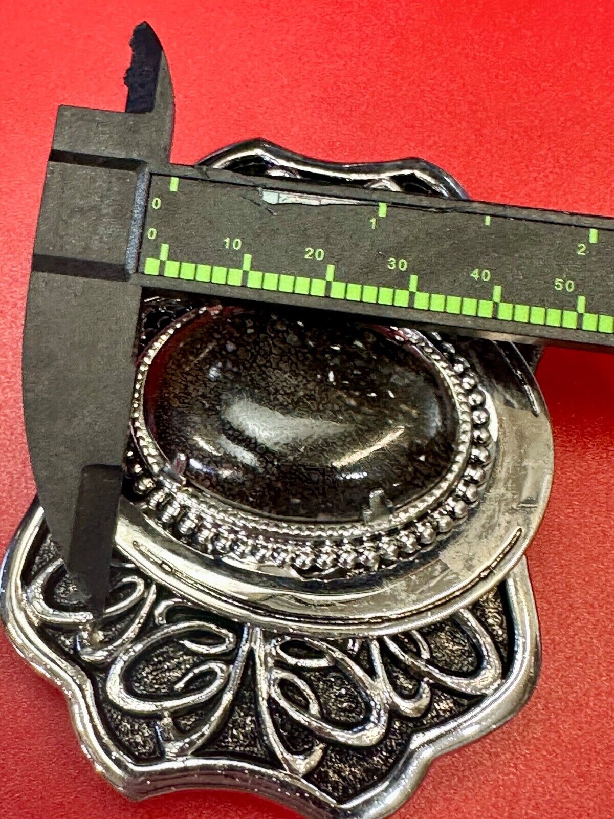 Beautiful Black Detailed cabochon cab stone centerpiece on horseshoe belt buckle