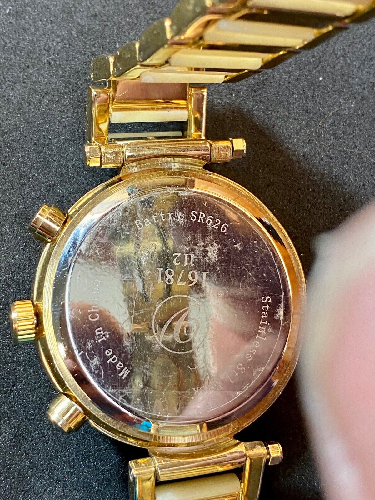 Beautiful Gold Tone Women's Watch 16781 A - Working Well