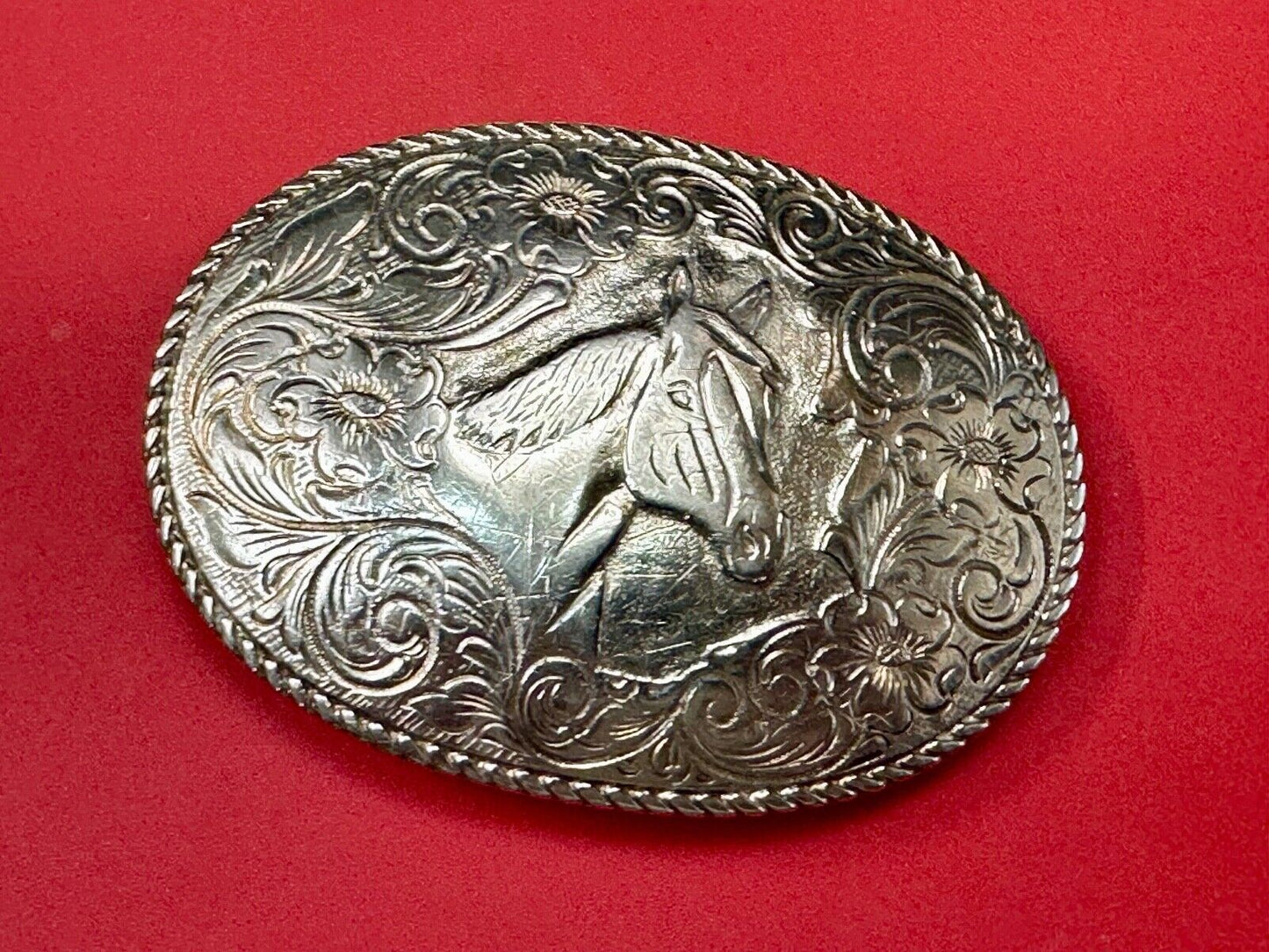 Beautiful large ornate HORSE BUST HEAD on engraved flower swirl belt buckle