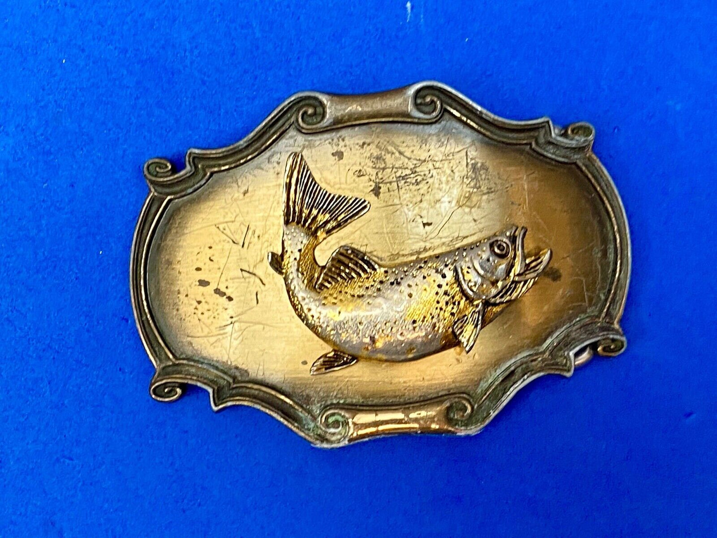Vintage 1980 Rainbow Trout Belt Buckle 3-D Raintree Fish/Gold Tone W Scroll Edge