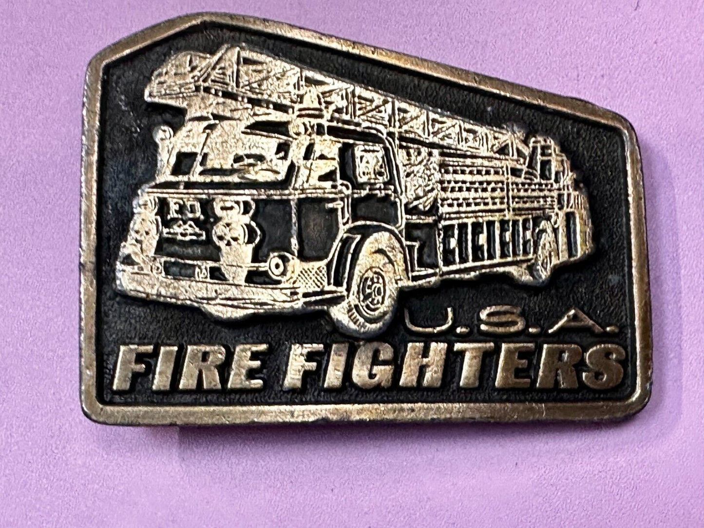 USA Firefighters Fire Truck Fireman Vintage Gold Tone Commemorative Belt Buckle