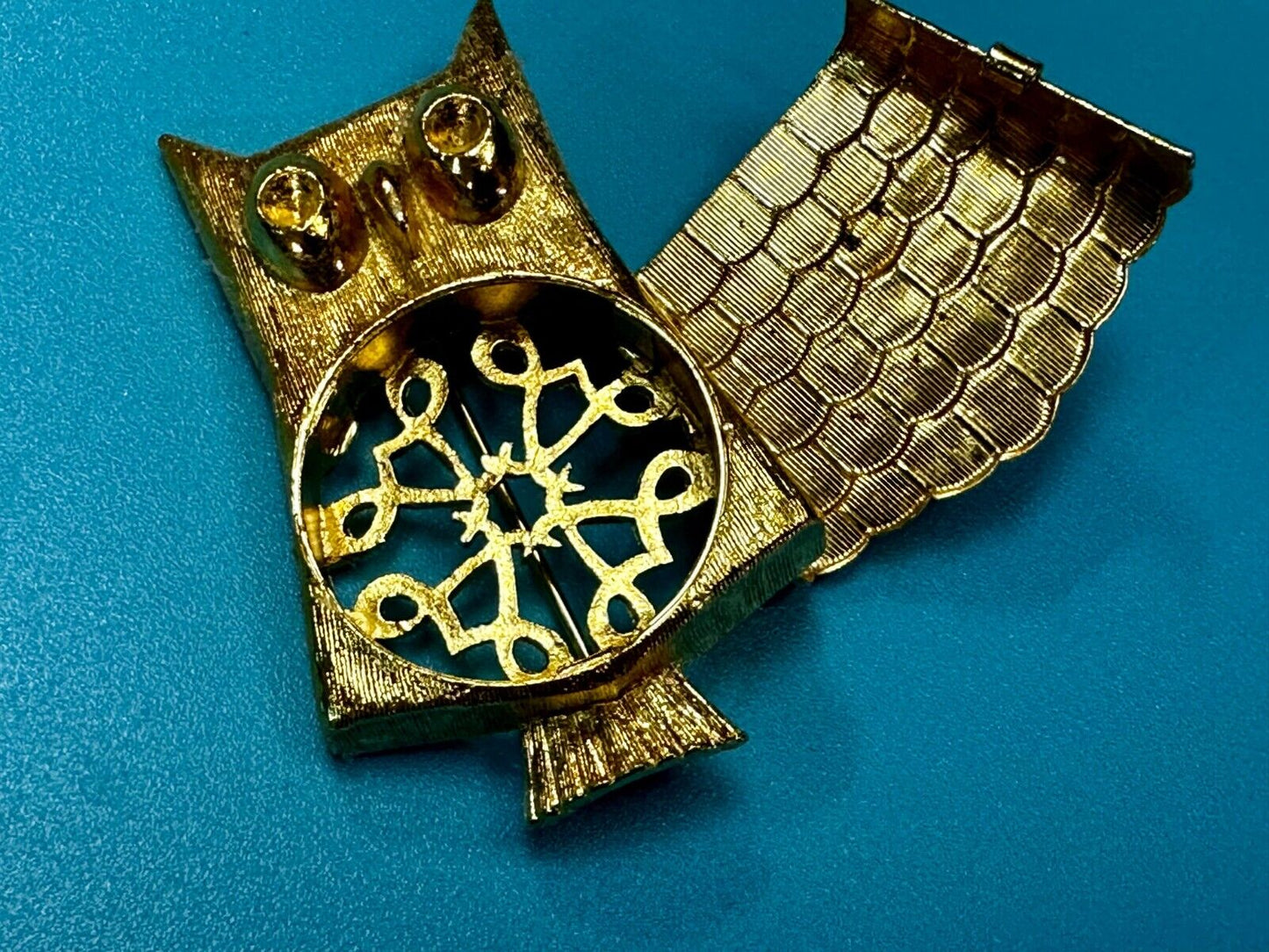 Beautiful Owl Perfume Glace Gold Tone Brooch Pin Signed by Avon