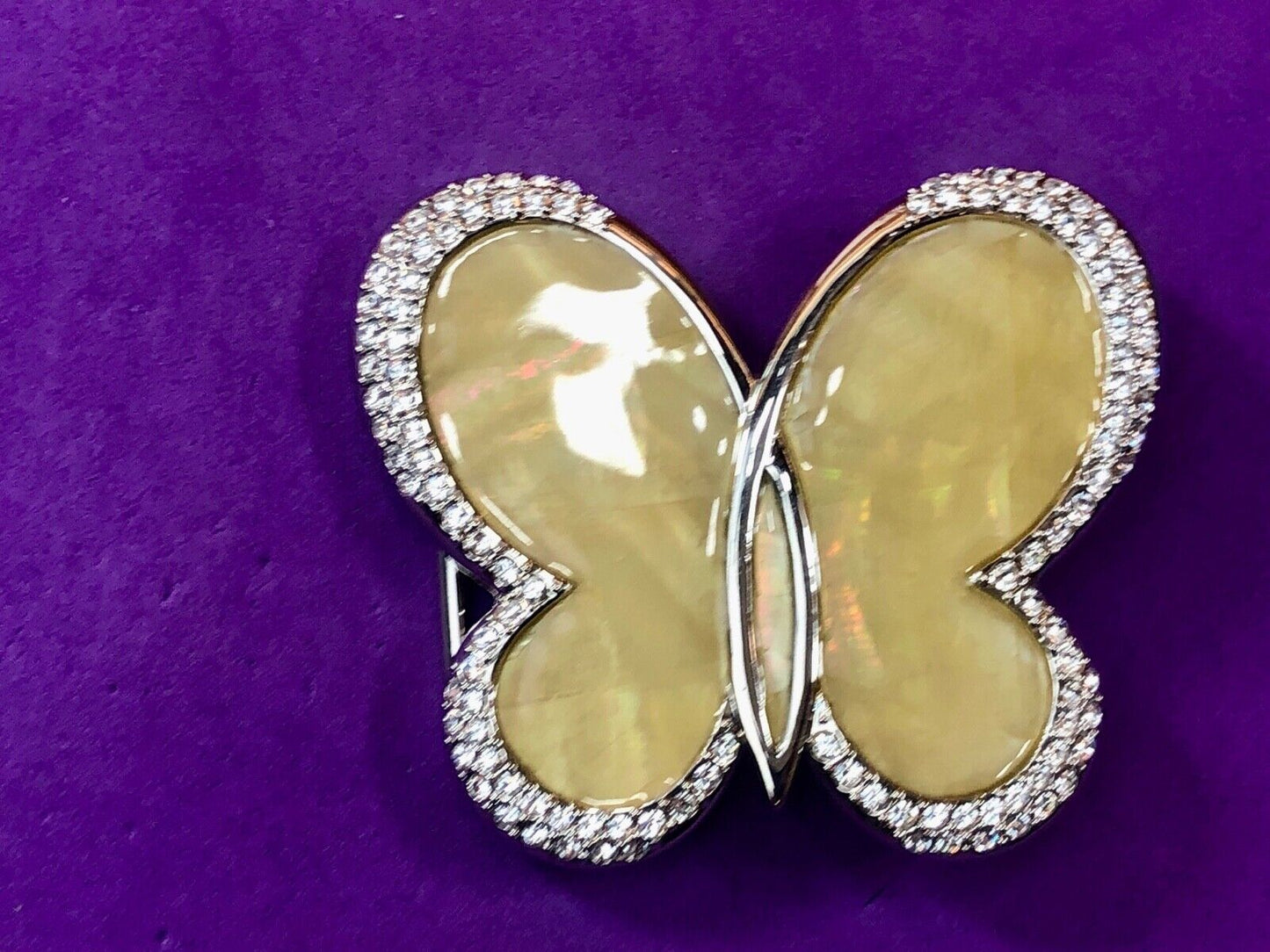 Adorable yellow figural Women's butterfly Belt Buckle w/ rhinestone accents