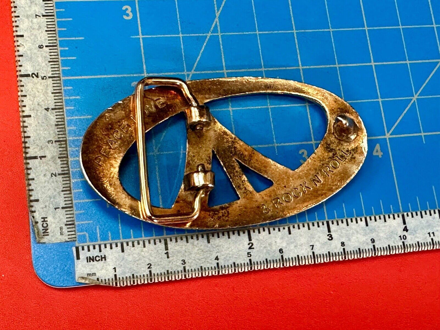 2OH Logo Emblem Peace love & Rock & Roll gold color belt buckle