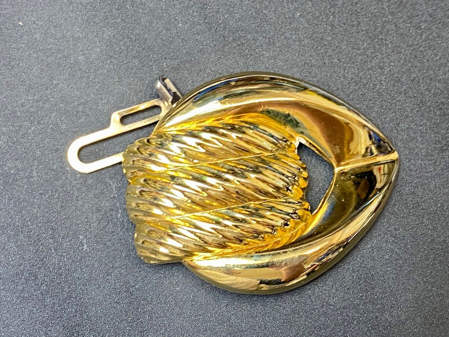 Vintage Day-Lor Signed Gold Tone Knot Theme Belt Buckle