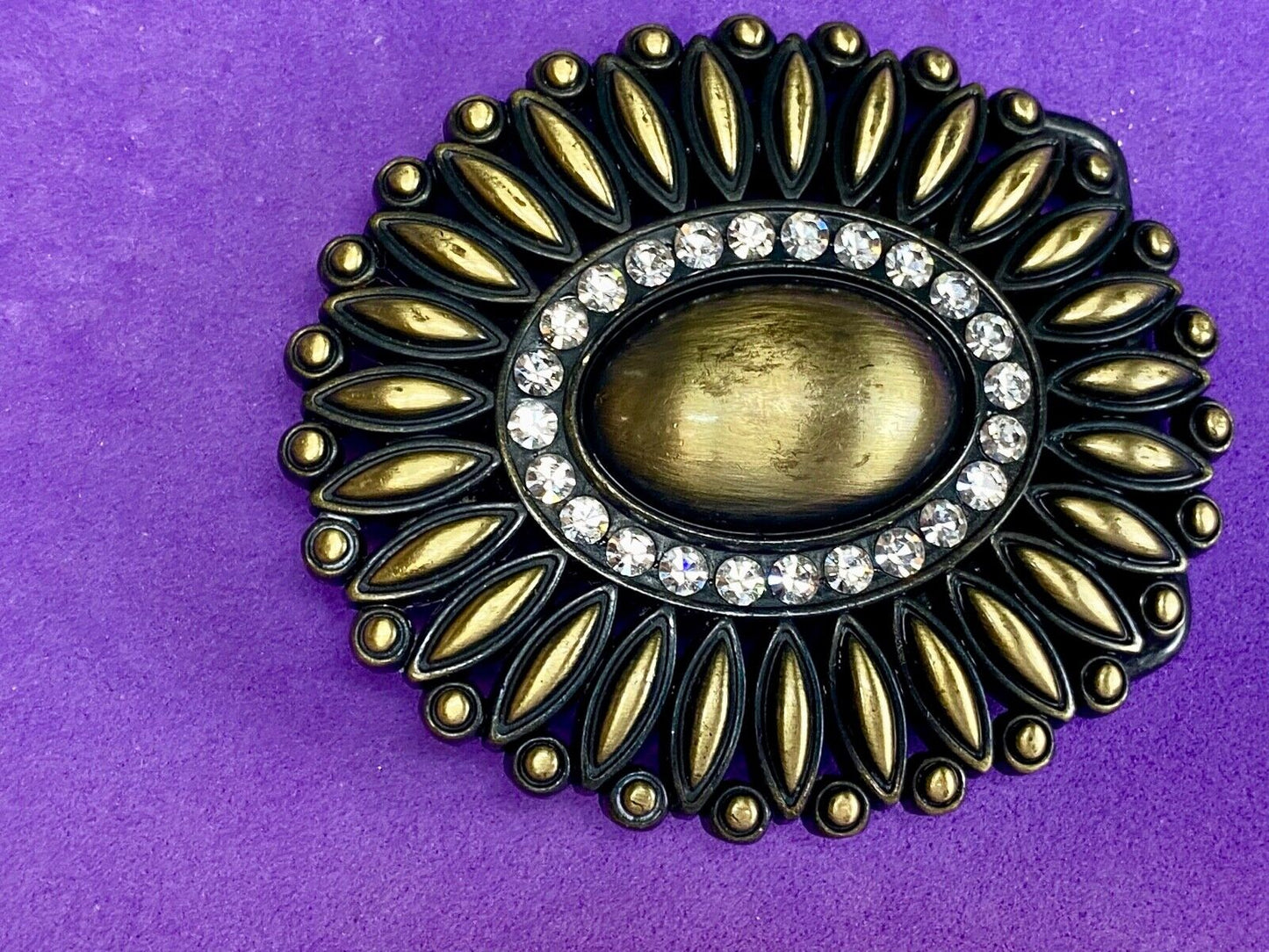 Beautiful southwest vibe layered belt buckle with ring of rhinestones