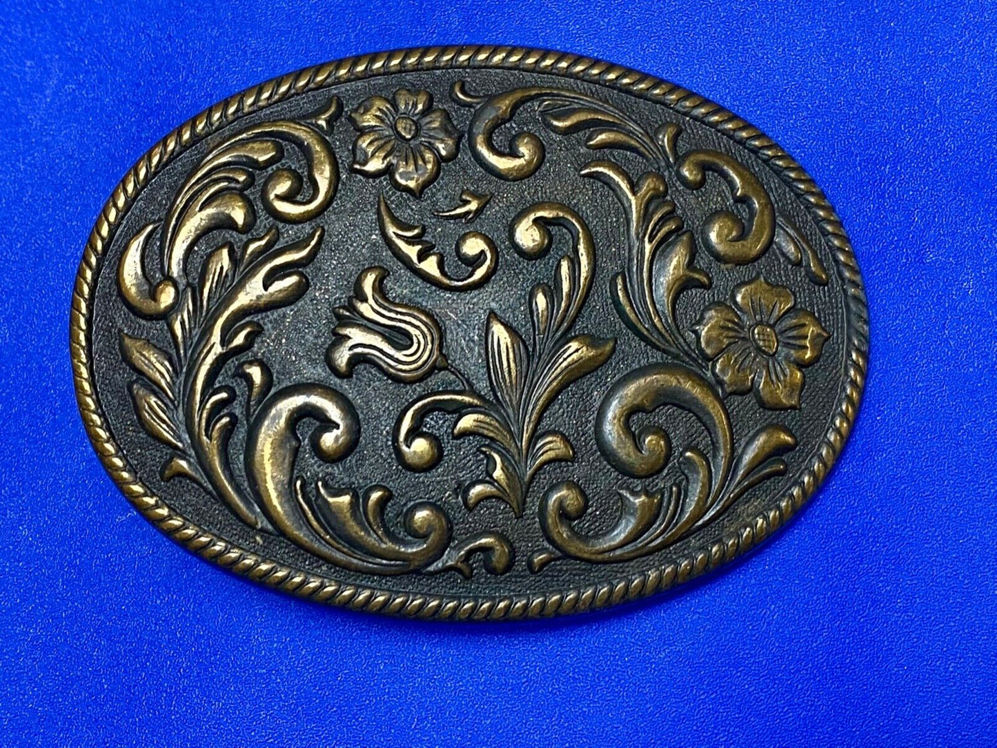 Vintage Dark Western flower swirl Oval Cowgirls belt buckle