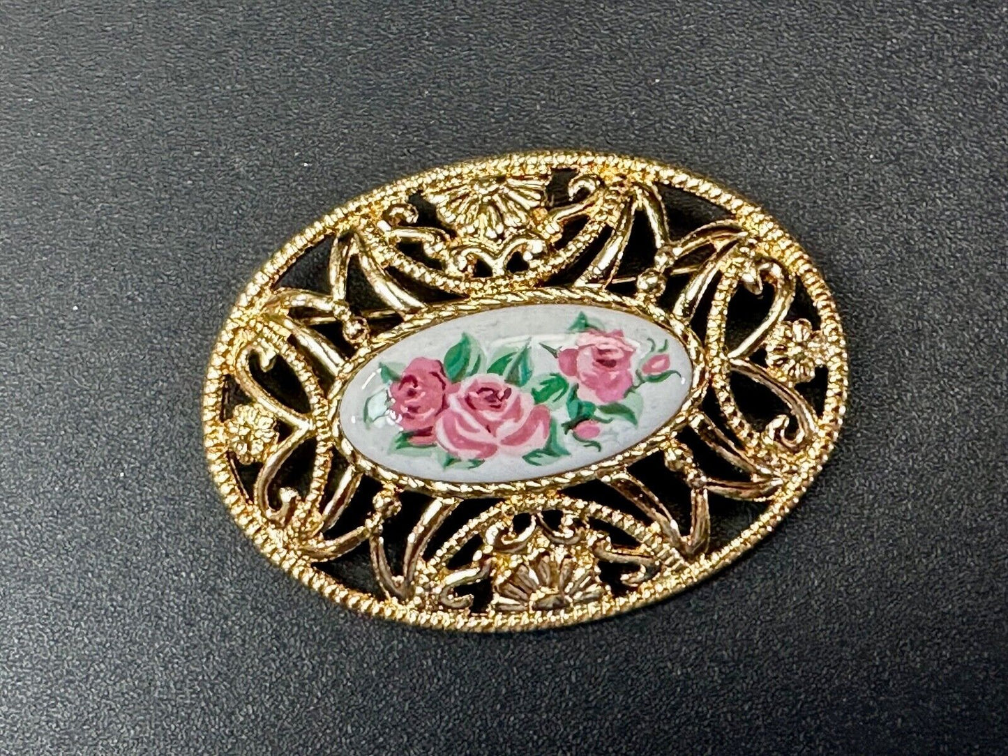 Avon signed gold tone see through surround Porcelain flower theme brooch pin