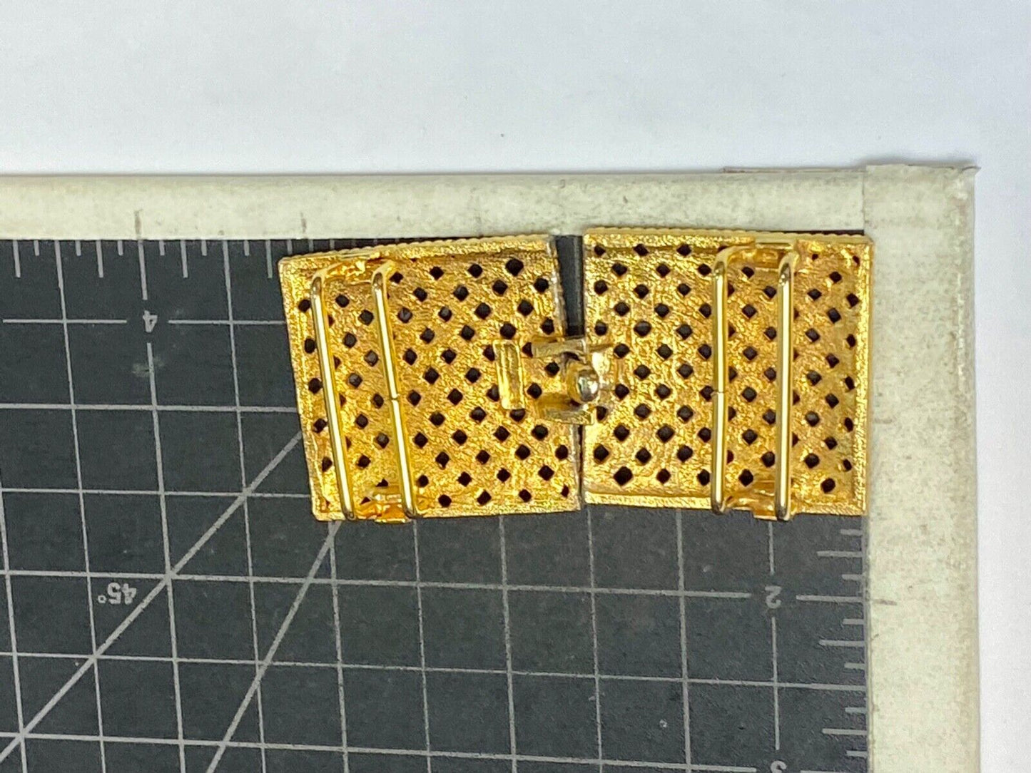 Basket Weave Pattern rectangular Interlocking two piece belt buckle