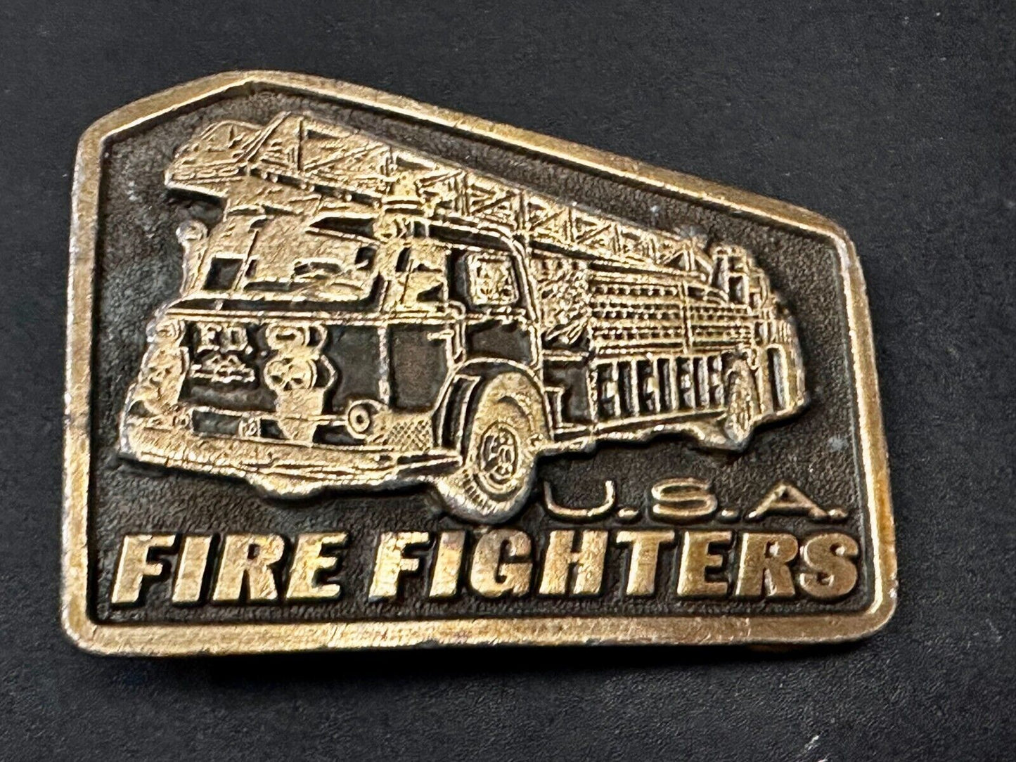 USA Firefighters Fire Truck Fireman Vintage Gold Tone Commemorative Belt Buckle