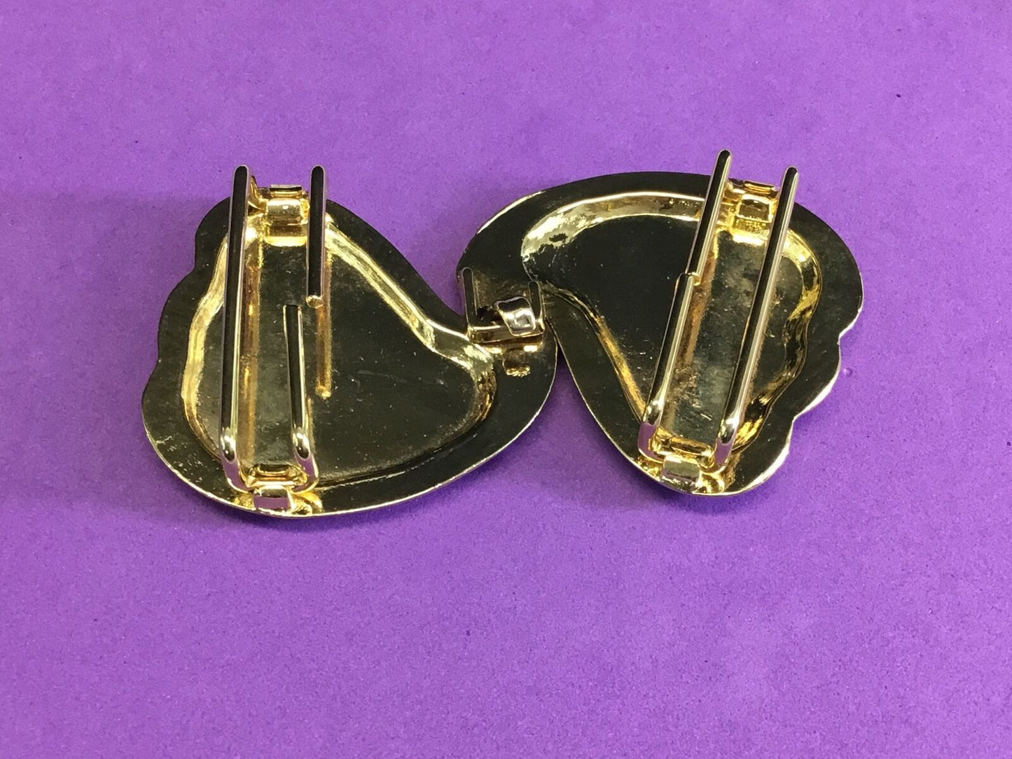 2 piece dual GOLD TONE SCARF CLIP BUCKLE - Swirling hearts
