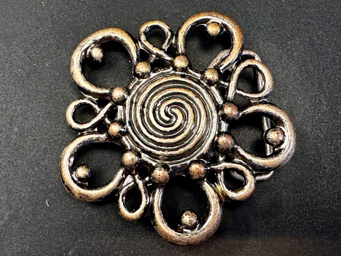 Beautiful Antique? Abstract Swirl Flower See-Through Hippy Vibe Belt Buckle