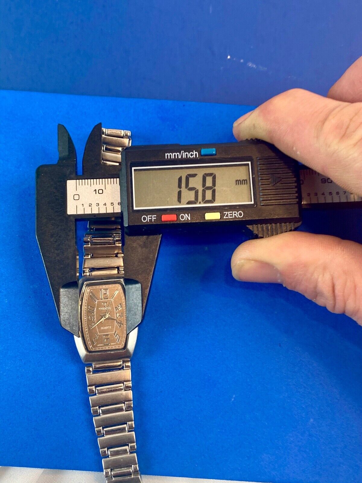 Bijoux Terner K-17147L Silver Tone Women's Watch Fresh Battery, Working Well!