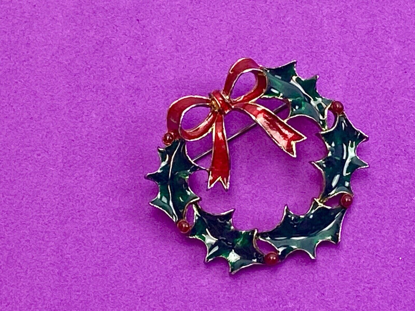 Vintage EISENBERG ICE Christmas Holly Wreath Brooch Pin Red Green Gold Enamel
