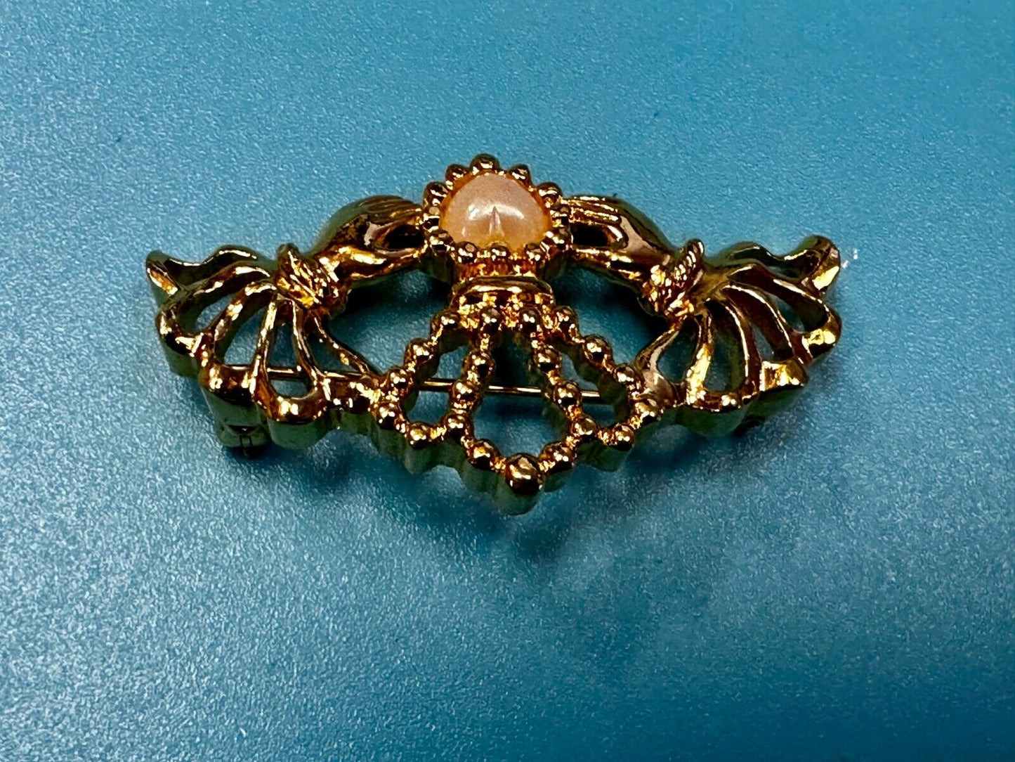 Vintage Avon Gold Tone Claddagh Faux Pearl Heart Hands Crown Pin Brooch
