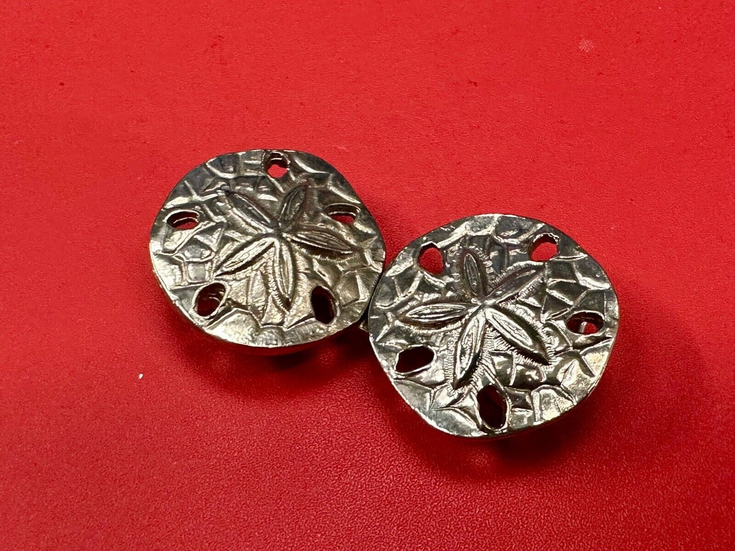 2" Sand Dollars - Vintage Two-piece interlocking gold tone belt buckle