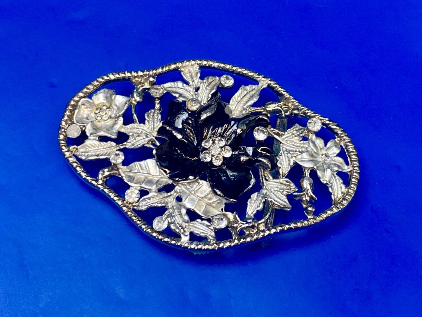 Vintage delicate See-Trough Rhinestone Accented Flower Floral Theme Belt Buckle