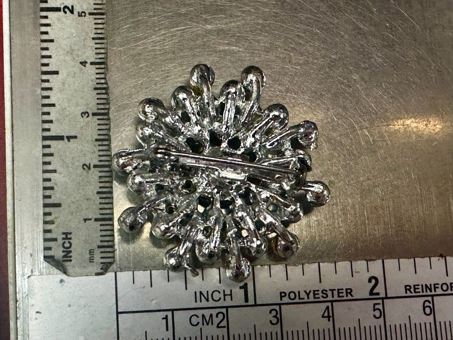 Beautiful Round Flower Shaped Rhinestone Cluster Silver Tone Brooch Pin