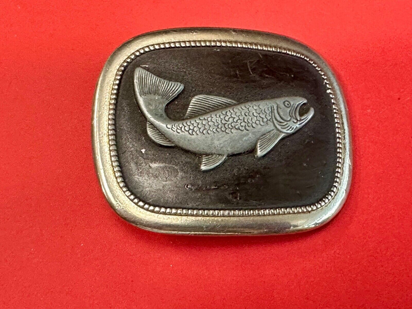 Vintage Curved Fish jumping to lure bait fishing belt buckle - perfect gift!