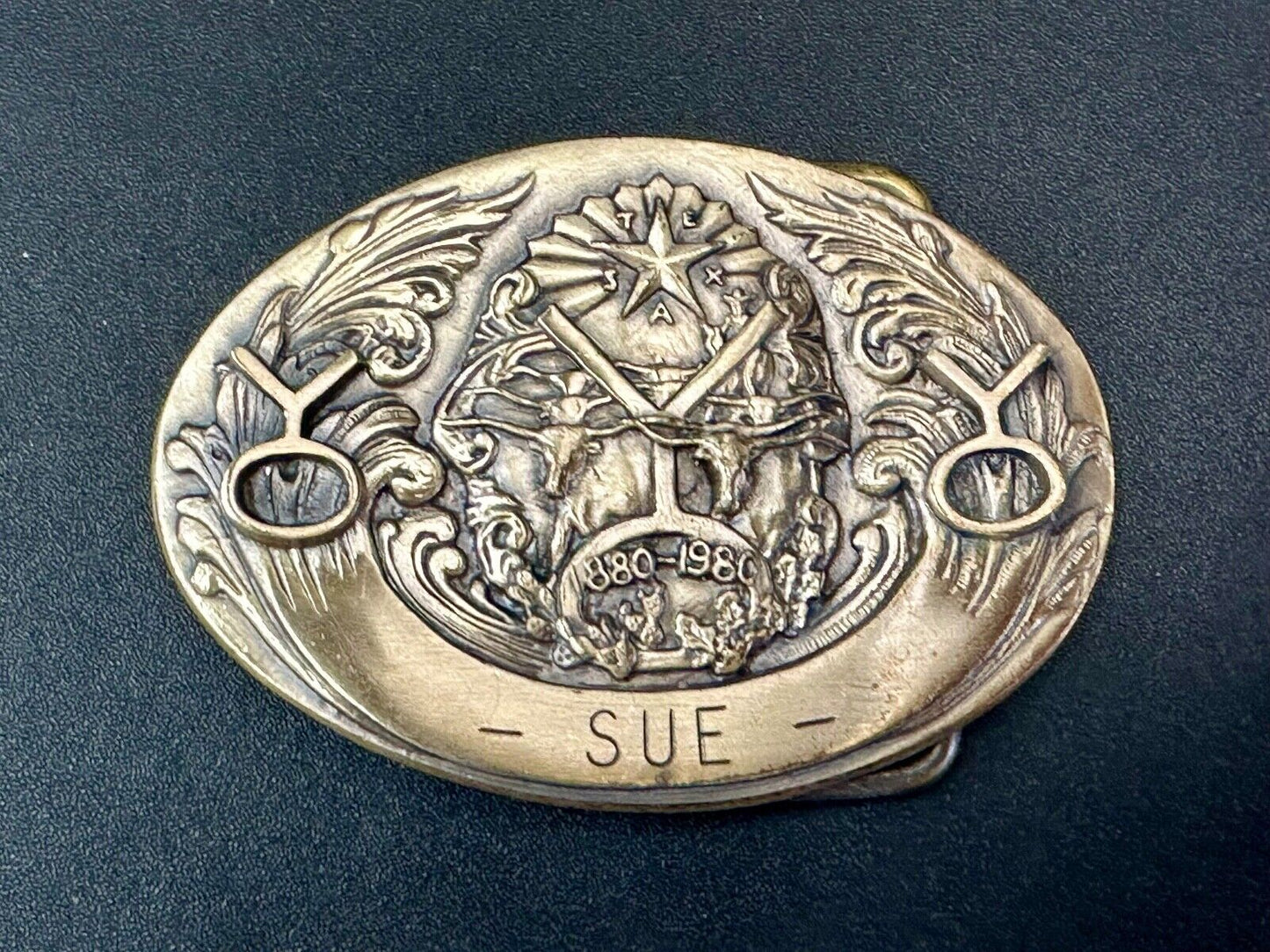 TEXAS NAME SUE 1880 - 1980 100 year celebration star longhorn belt buckle