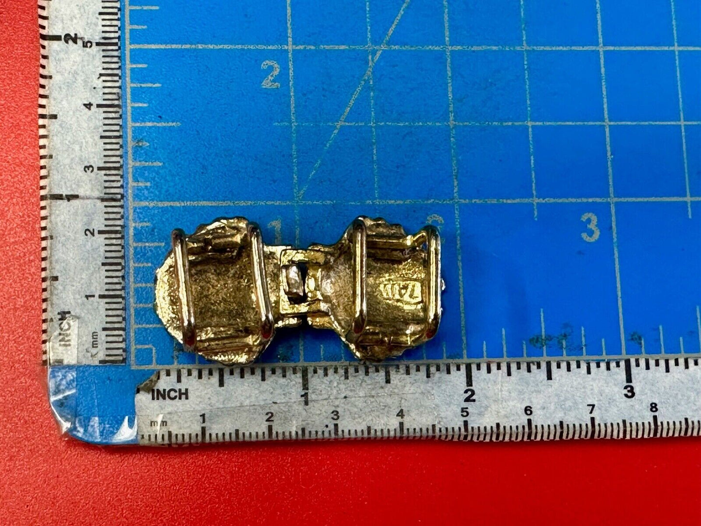 Two piece Clam Shells interconnecting vintage small belt buckle Signed