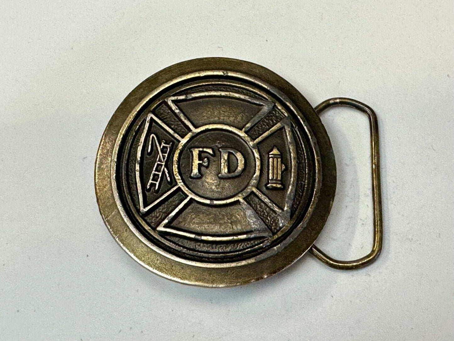 Vintage 1977 Fire Department FD Hook & Ladder Emblem belt buckle